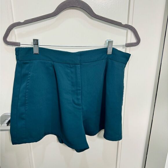 Green forever 21 Shorts Size Large - Picture 7 of 7